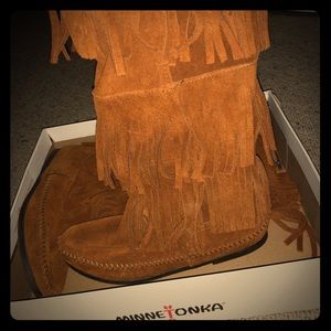 MinneTonka never worn
